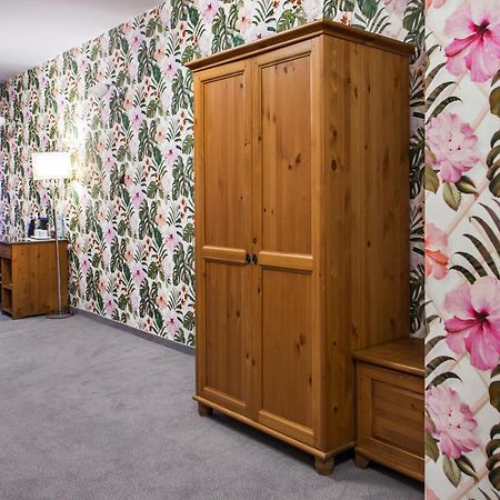 Hotel Zalesie Бохня Экстерьер фото