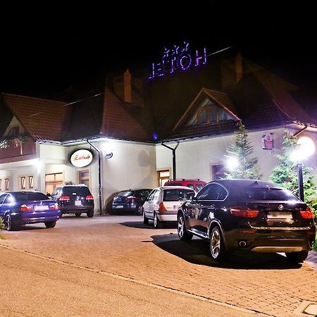 Hotel Zalesie Бохня Экстерьер фото