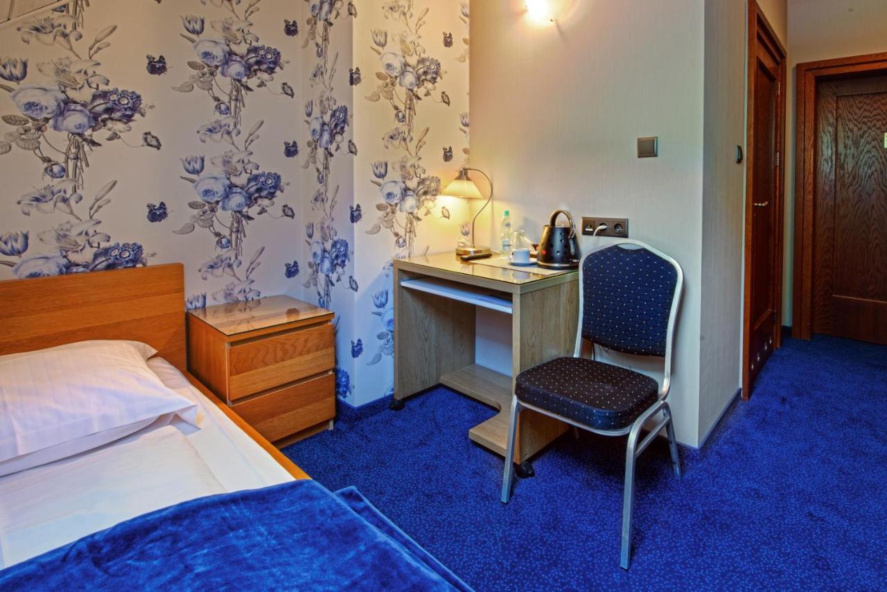 Hotel Zalesie Бохня Экстерьер фото