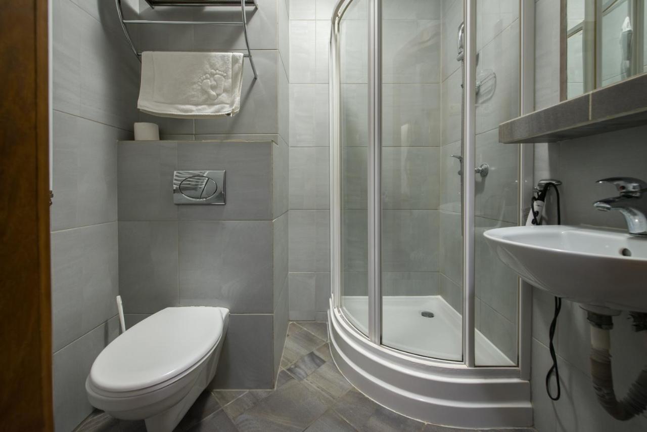 Hotel Zalesie Бохня Экстерьер фото
