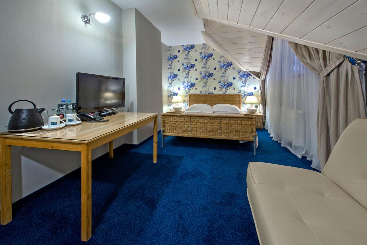 Hotel Zalesie Бохня Экстерьер фото