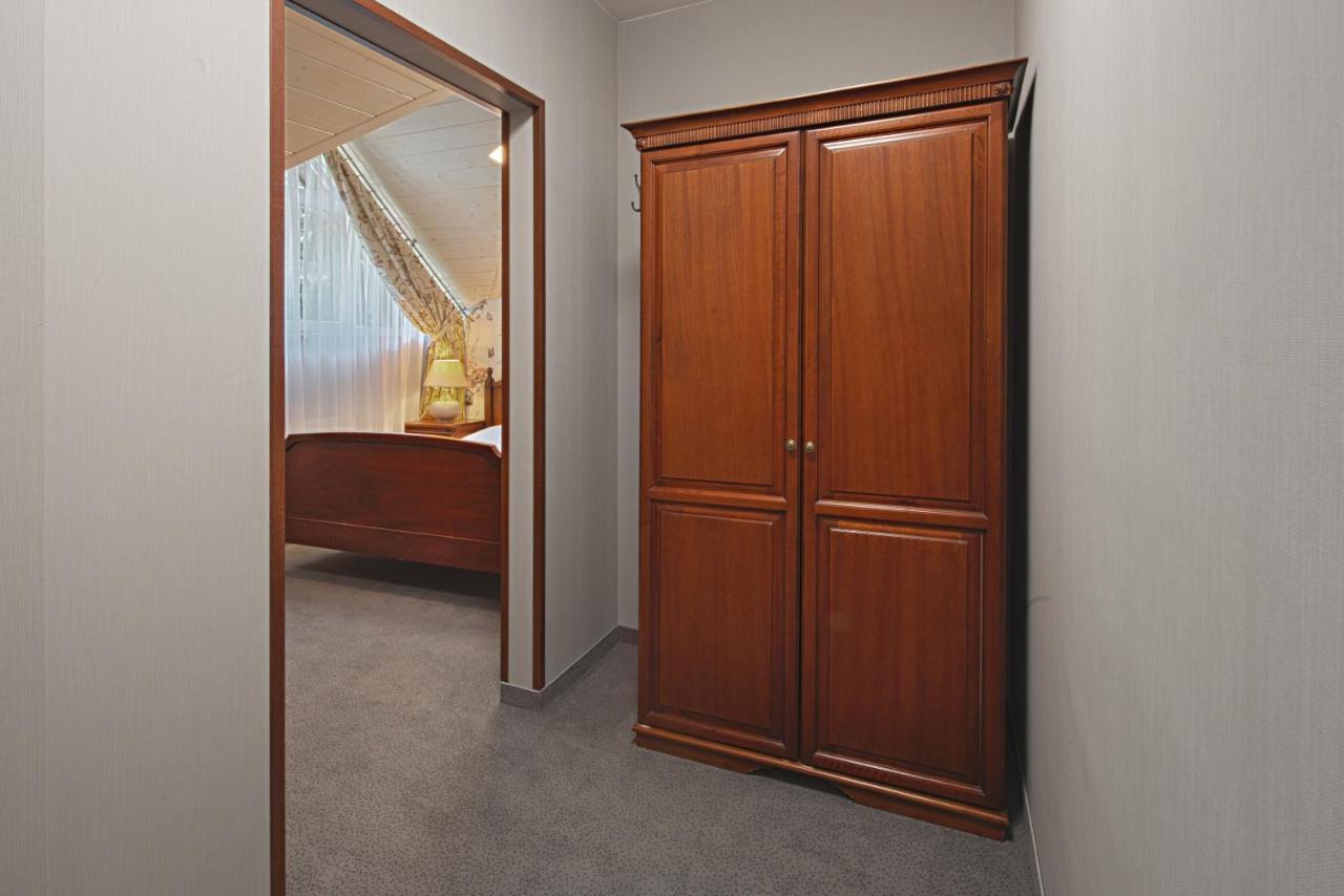 Hotel Zalesie Бохня Экстерьер фото