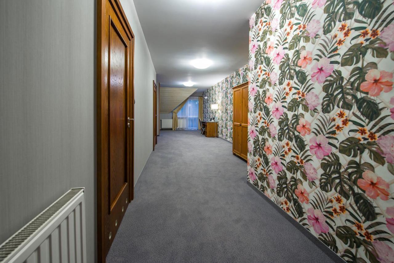 Hotel Zalesie Бохня Экстерьер фото