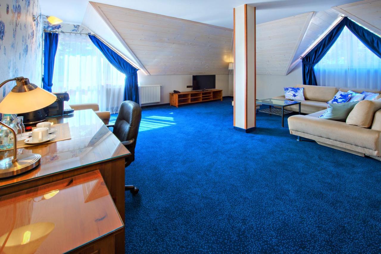 Hotel Zalesie Бохня Экстерьер фото