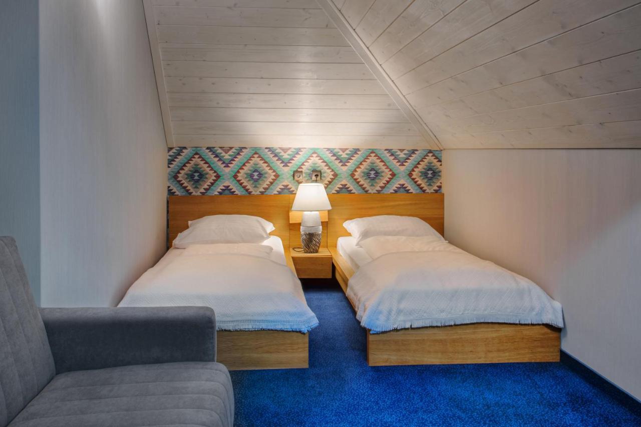Hotel Zalesie Бохня Экстерьер фото