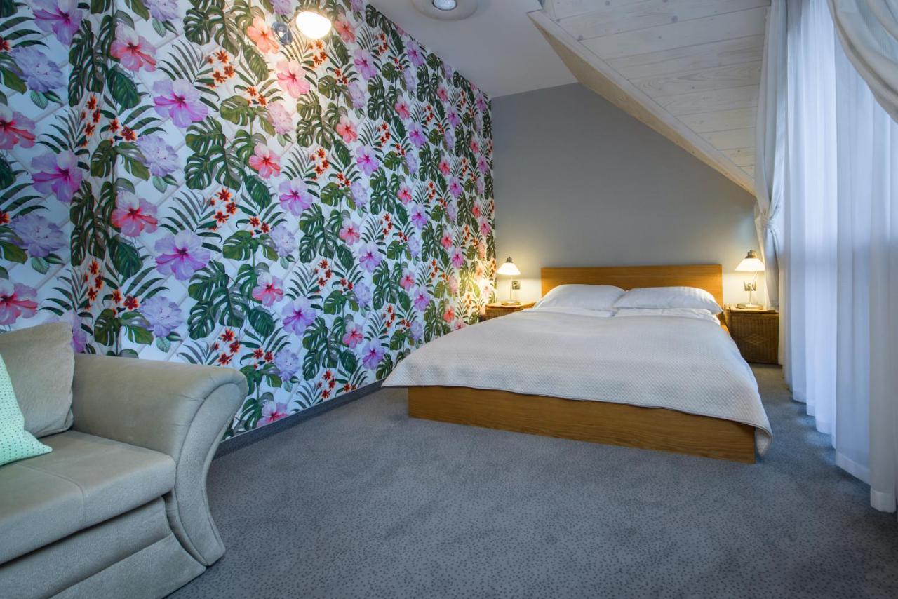 Hotel Zalesie Бохня Экстерьер фото