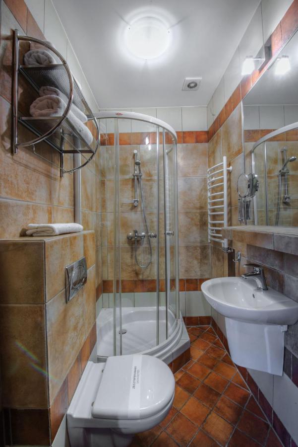 Hotel Zalesie Бохня Экстерьер фото
