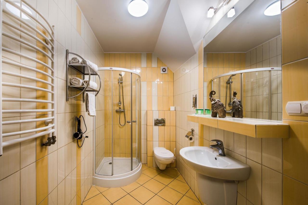 Hotel Zalesie Бохня Экстерьер фото