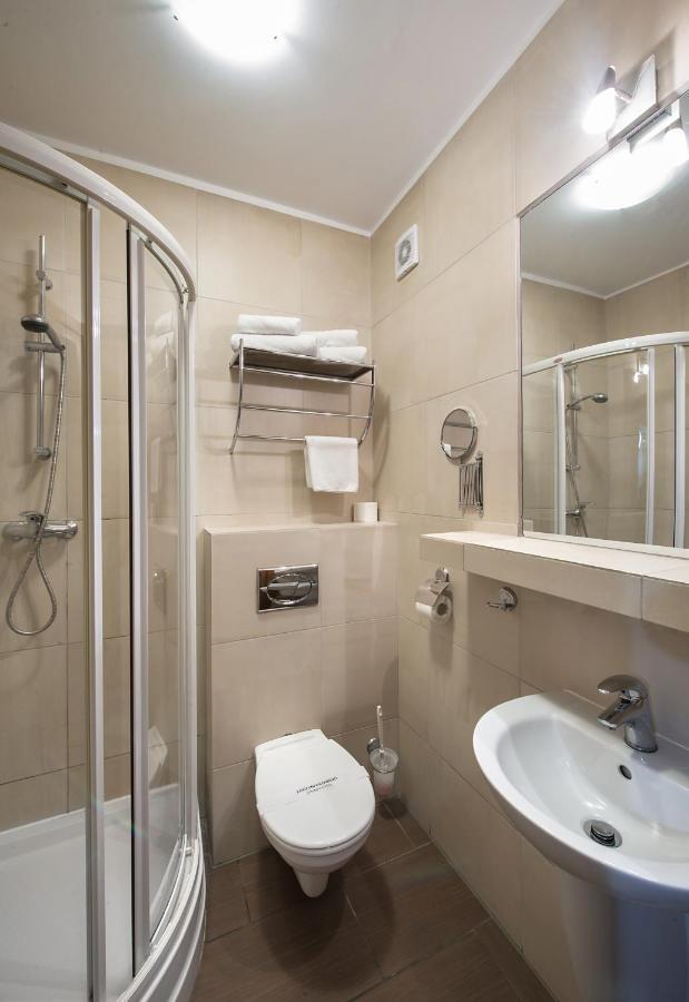 Hotel Zalesie Бохня Экстерьер фото