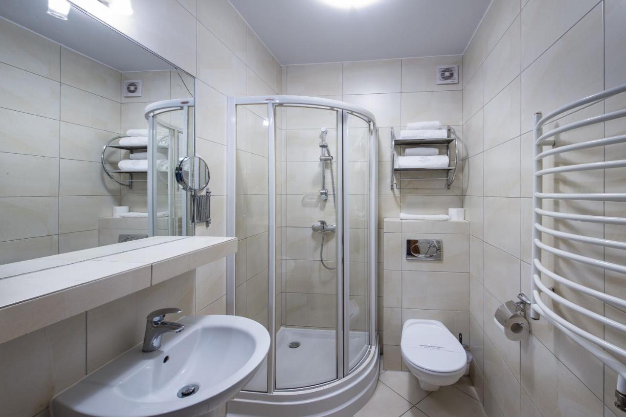 Hotel Zalesie Бохня Экстерьер фото